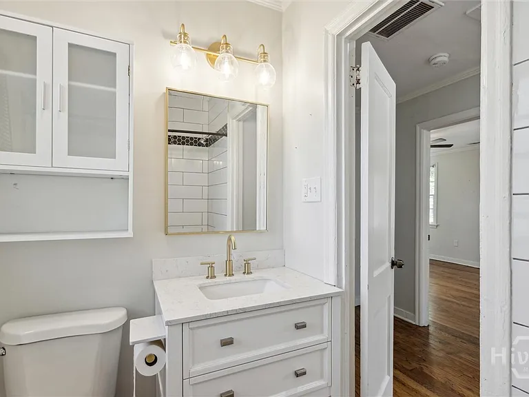 2032 Beech St — Photo 14
