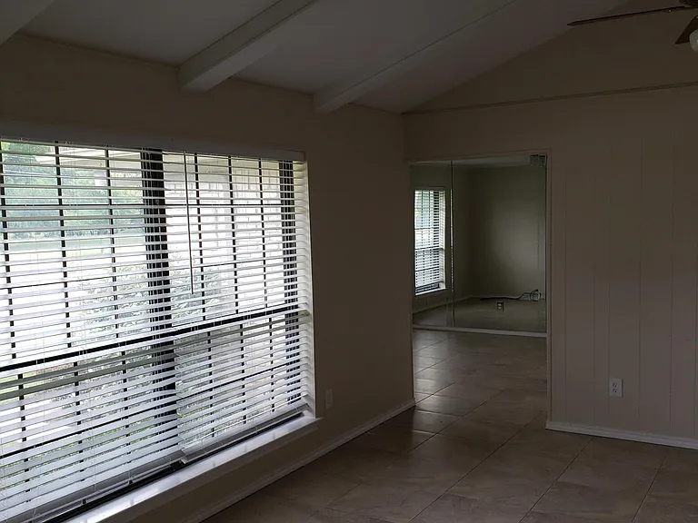 3016 Overton Park Dr W — Photo 6