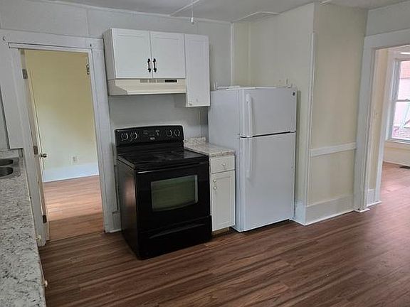 5th image of 114 1/2 Freeman Ave