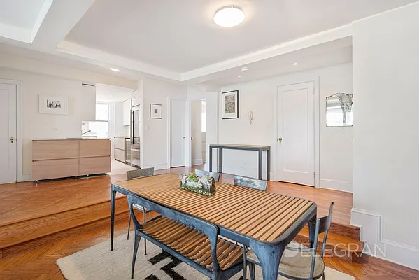 Sold by (Legacy) Elegran | media 6