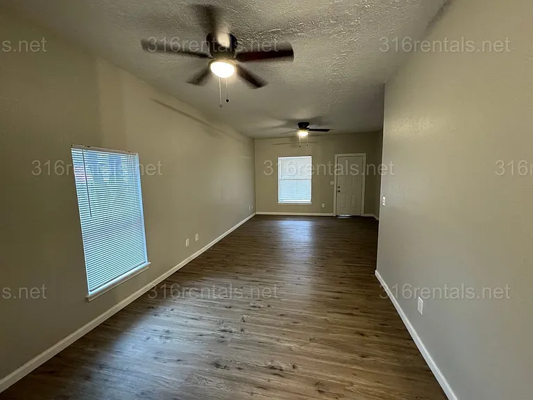 1324 S Emporia Ave — Photo 10