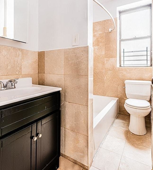 2nd image of 242 E 71st St APT 3W