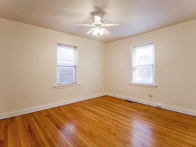 (204) 7339 Dartmouth Ave — Photo 6