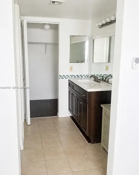 9901 Westview Dr #315 — Photo 3