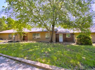 210 Looker Dr W, Ingram, TX 78025