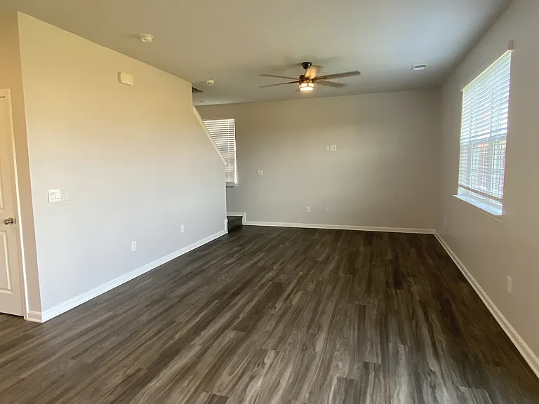 214 Gumspring Dr — Photo 12