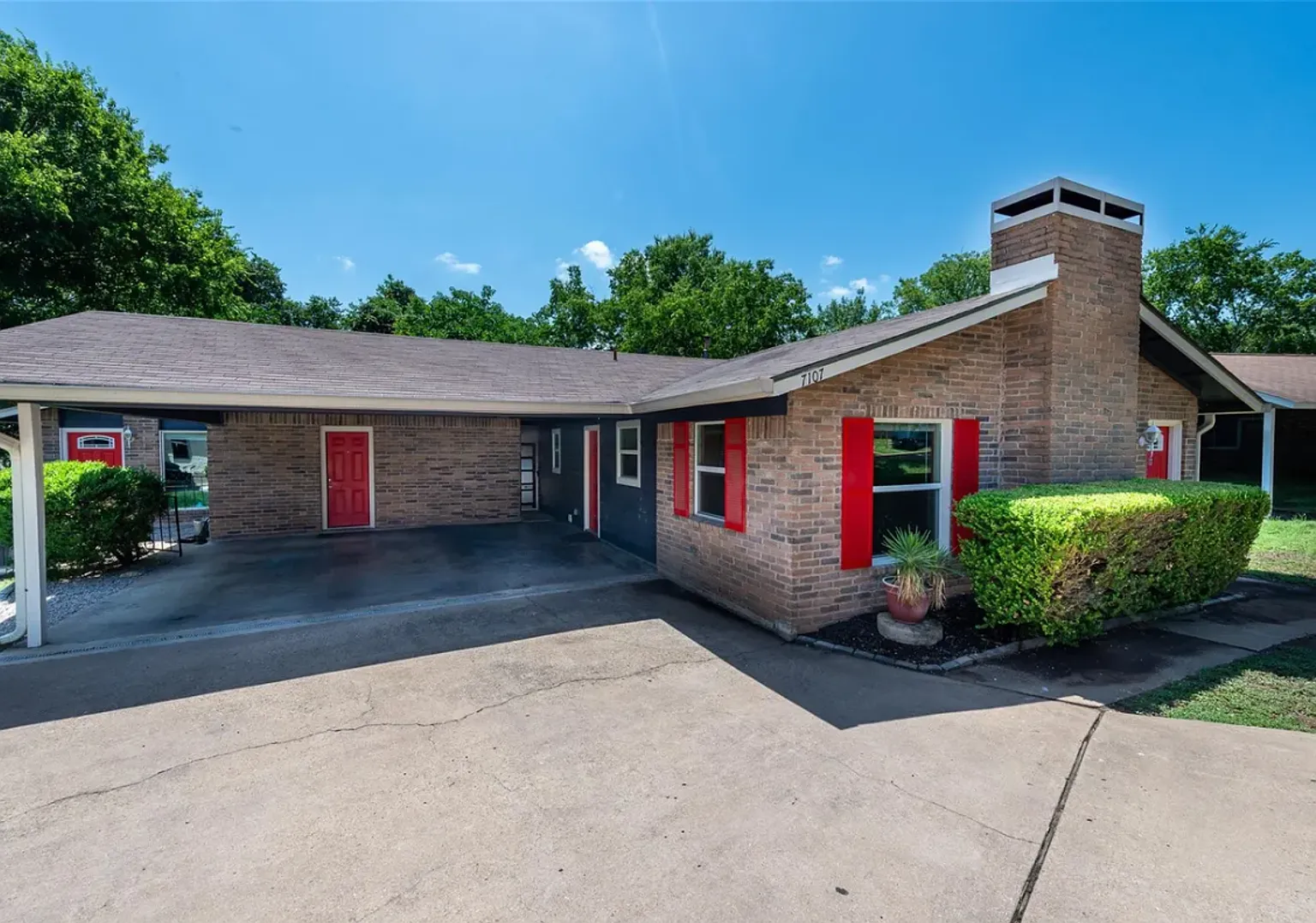 7107 Dan-Jean Dr. — Photo 1