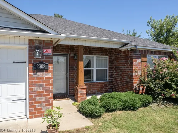 2308 Ridgeway Ln, Barling, AR 72923