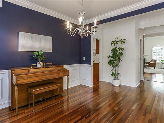 5th image of 573 Brookline Dr SE
