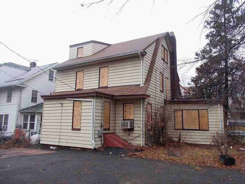 2nd image of 50 Shephard Ave