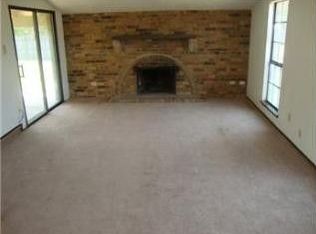 1246 Royal Oak Dr, Desoto, TX 75115