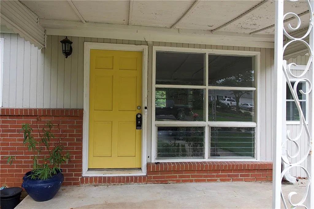 3 bed, 1.5 bath, 1154 sqft, $2,400 — Photo 3