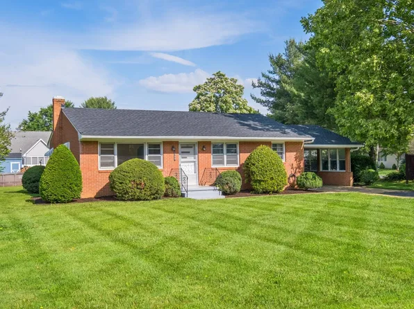 1203 Elm Ave, Grottoes, VA 24441