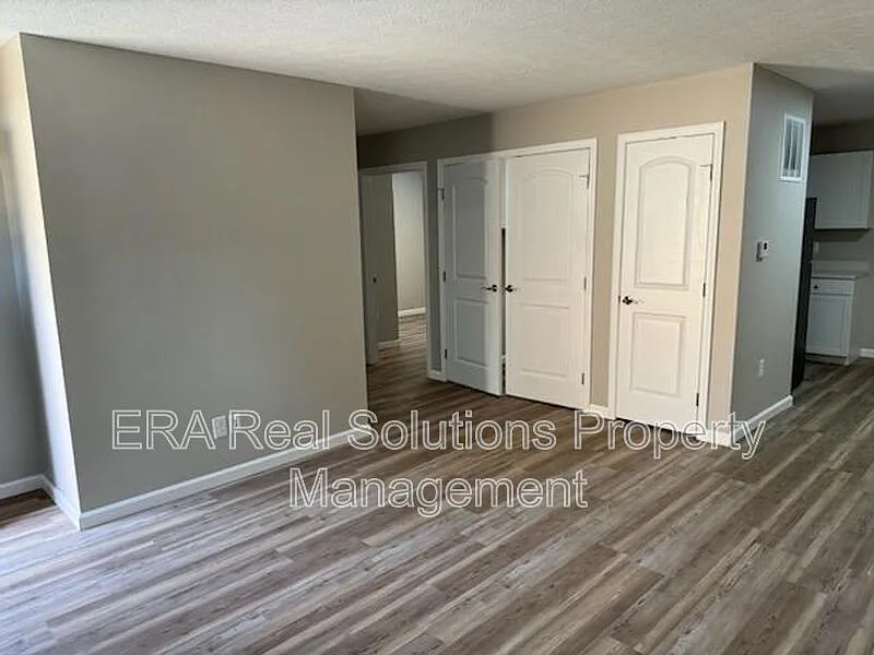 2 bed, 1.0 bath, 800 sqft, $1,075 — Photo 3