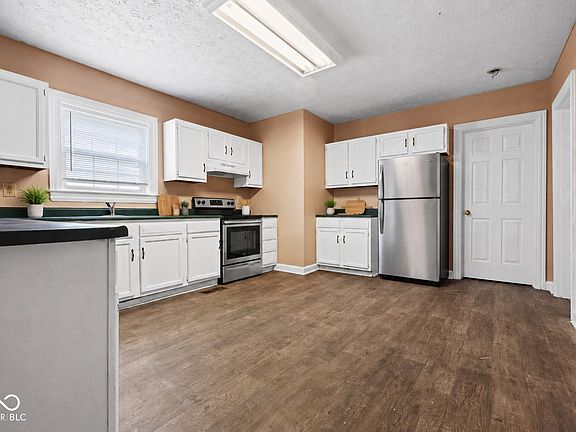 2nd image of 1443 W 29th St