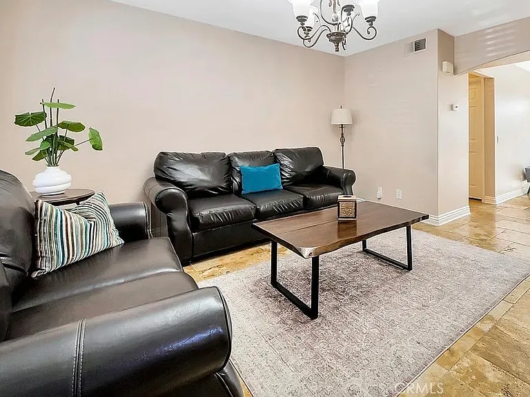 34 Santa Monica St — Photo 6