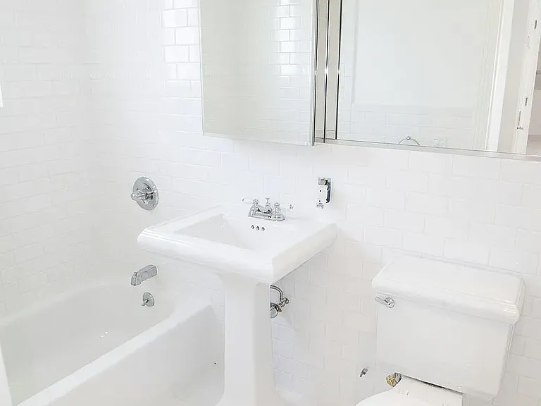 340 E 55th St #4A — Photo 7