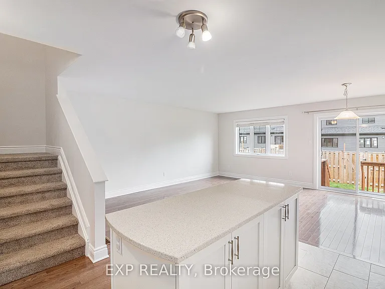 75 Gilberte St — Photo 12