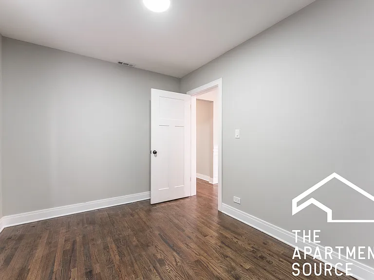 1923 N Pulaski Rd #1 — Photo 8