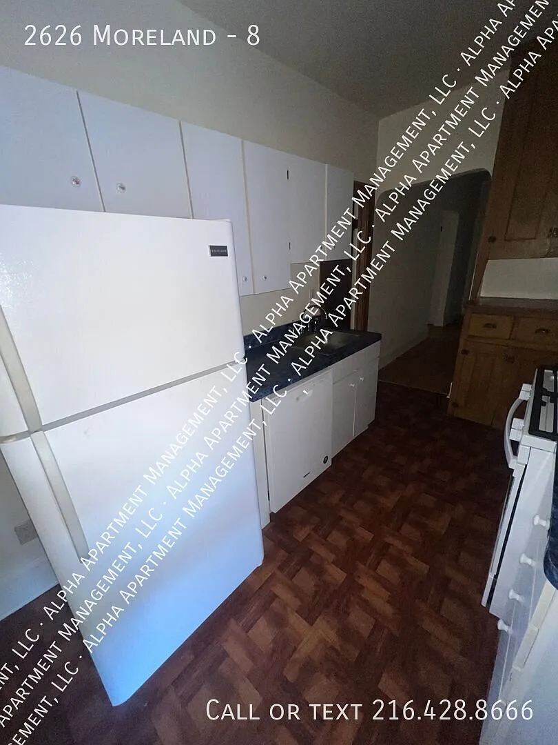 Two bedroom CLE Heights — Photo 2