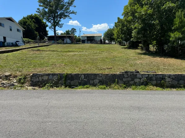 803 Orchard Ter, Rossville, GA 30741