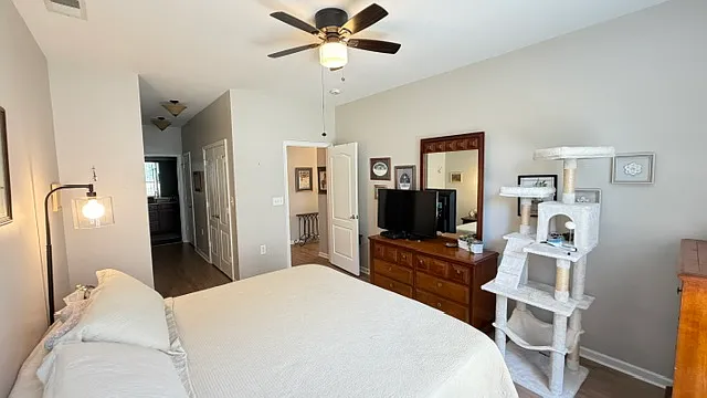 1028 Grace Hill Dr — Photo 20