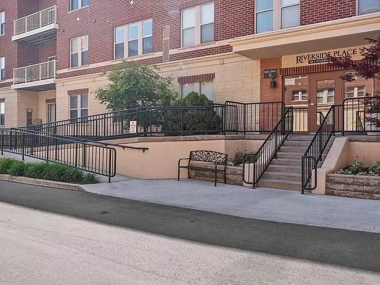 Main entrance to Riverside Condo's