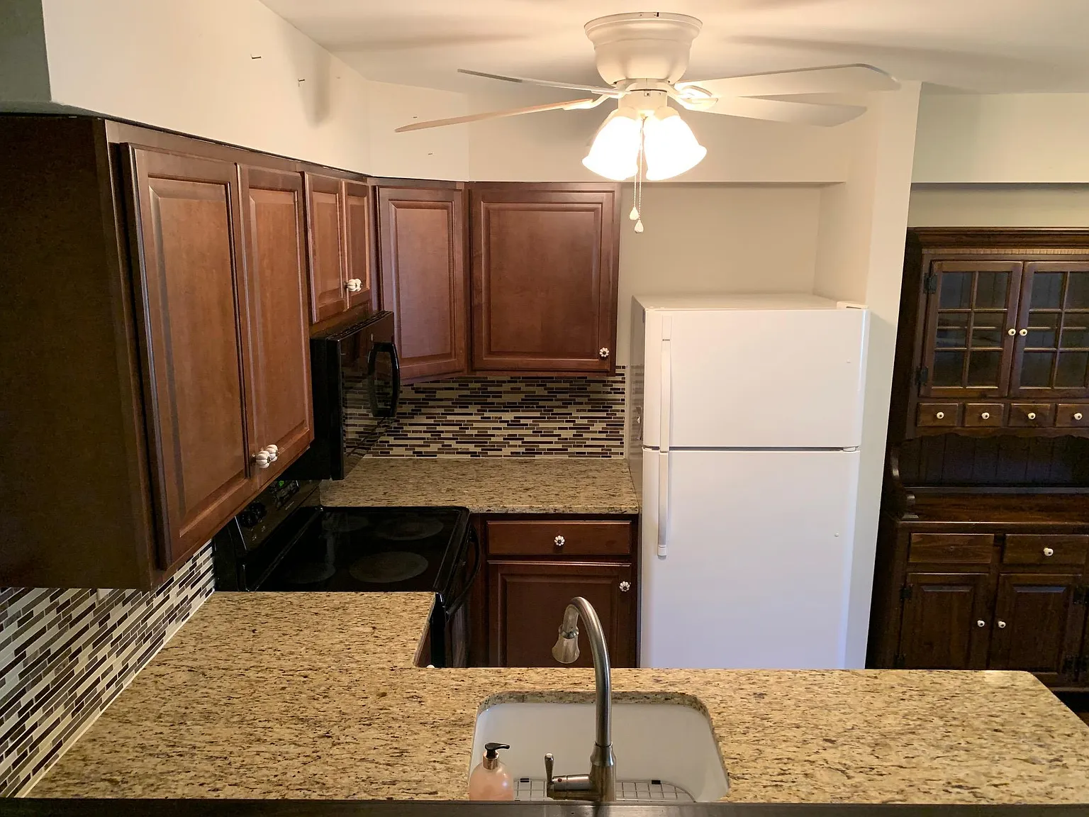 Studio, 535 sqft, $1,566 — Photo 2