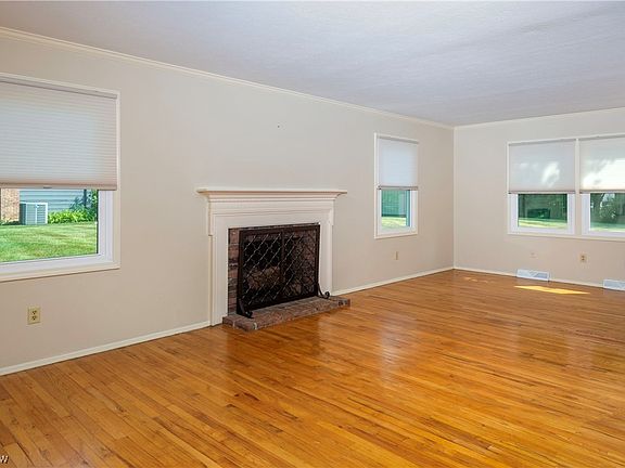 3rd image of 506 Coy Ln