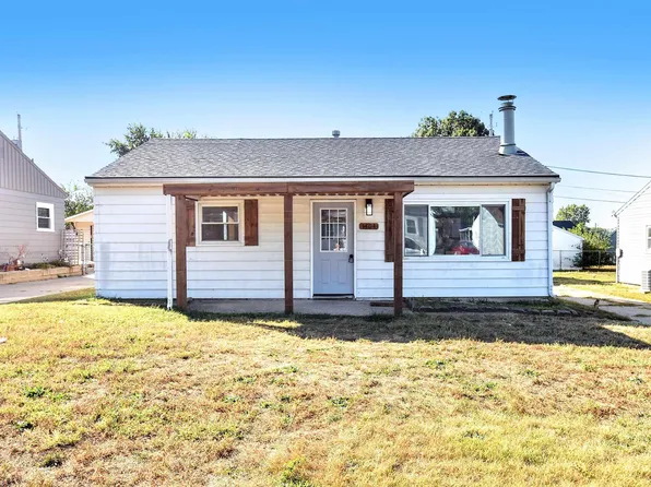 1404 Matilda St, Pekin, IL 61554