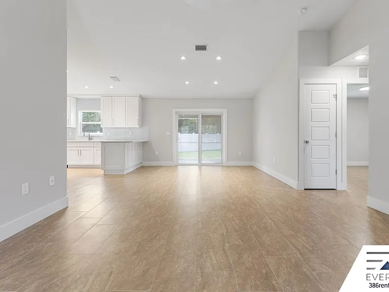 12 Walt Pl — Photo 10