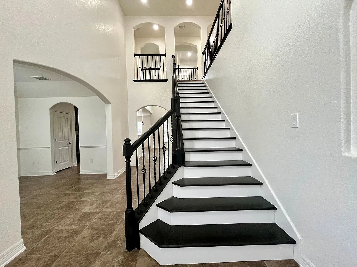 *Spacious 5 Bedroom, 3.5 Bath Home in Northeast San Antonio* minutes from Randolph AFB and Ikea!! — Photo 4