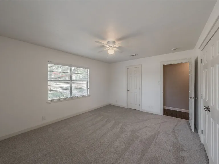316 W 3rd St — Photo 23