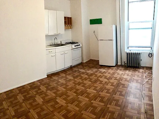 Rented by Apple Exclusive Realty Inc | media 8