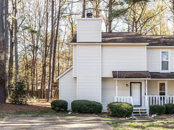 121 Arbuckle Ln, Cary, NC 27511