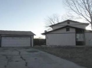 909 Buffalo Ct, Longmont, CO 80504