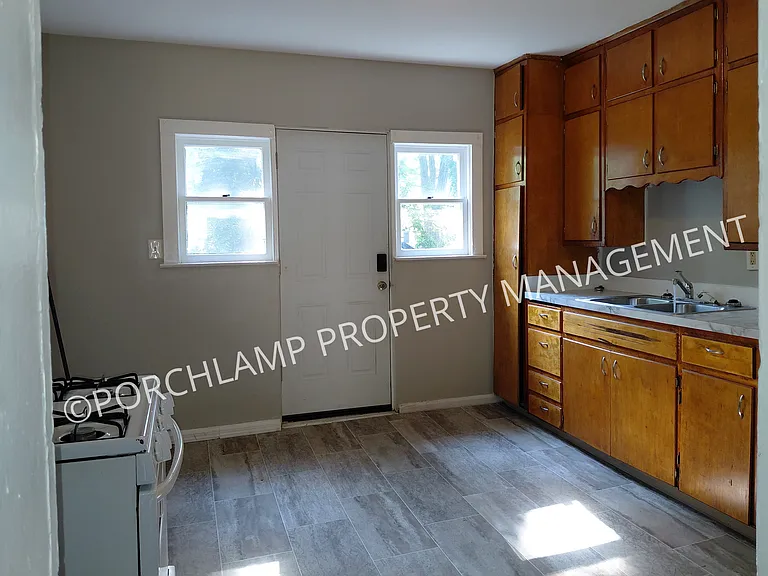 319 E Forest Ave #1 — Photo 9