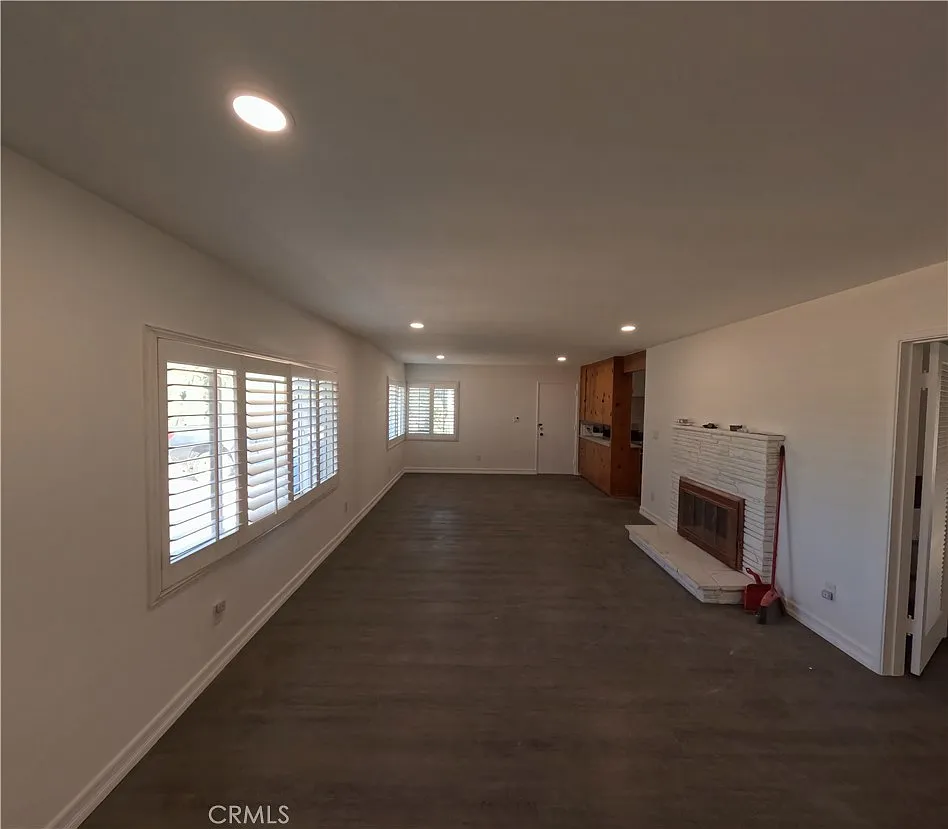 4 bed, 2221 sqft, $3,700 — Photo 3