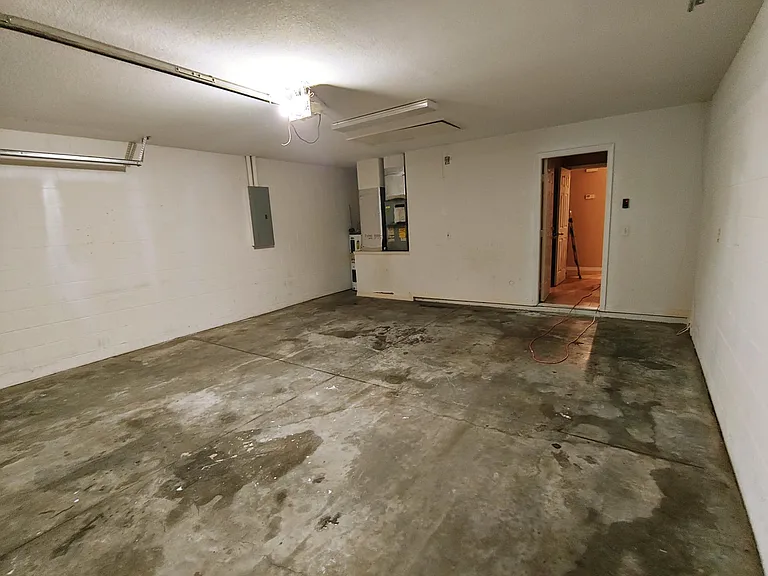 3273 NE 25th Ave — Photo 10