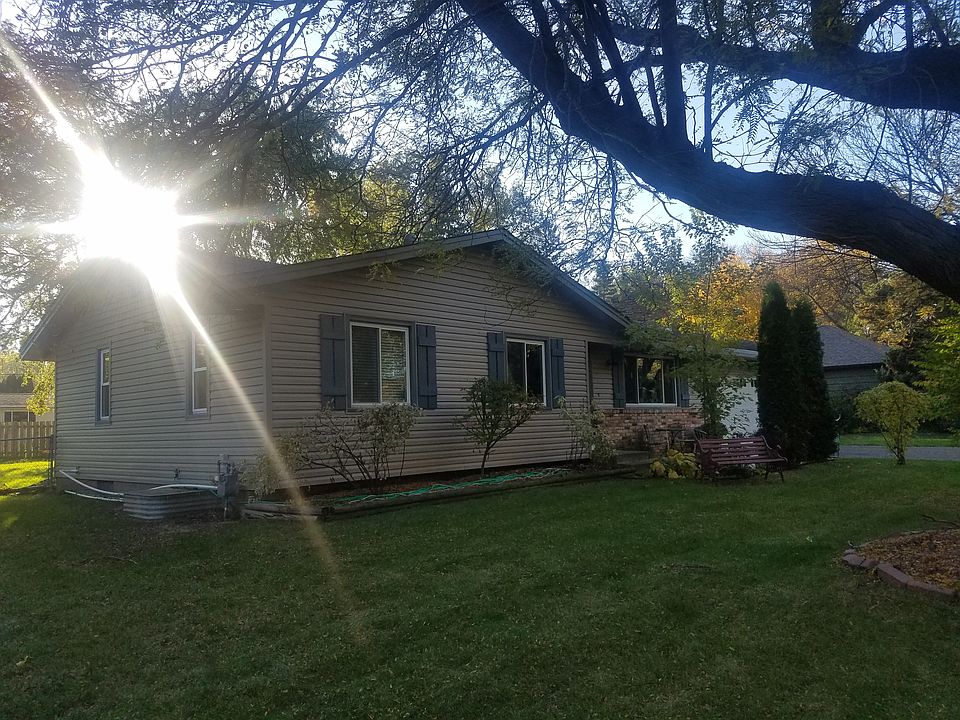 2nd image of 8533 Riverview Ln N