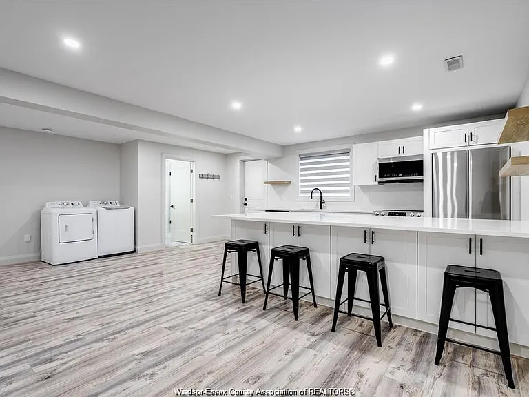 241 Robinson Ave #LOWER — Photo 5