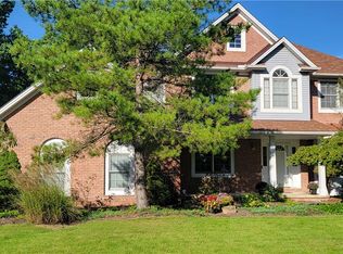 8766 Pointe Dr, Broadview Heights, OH 44147