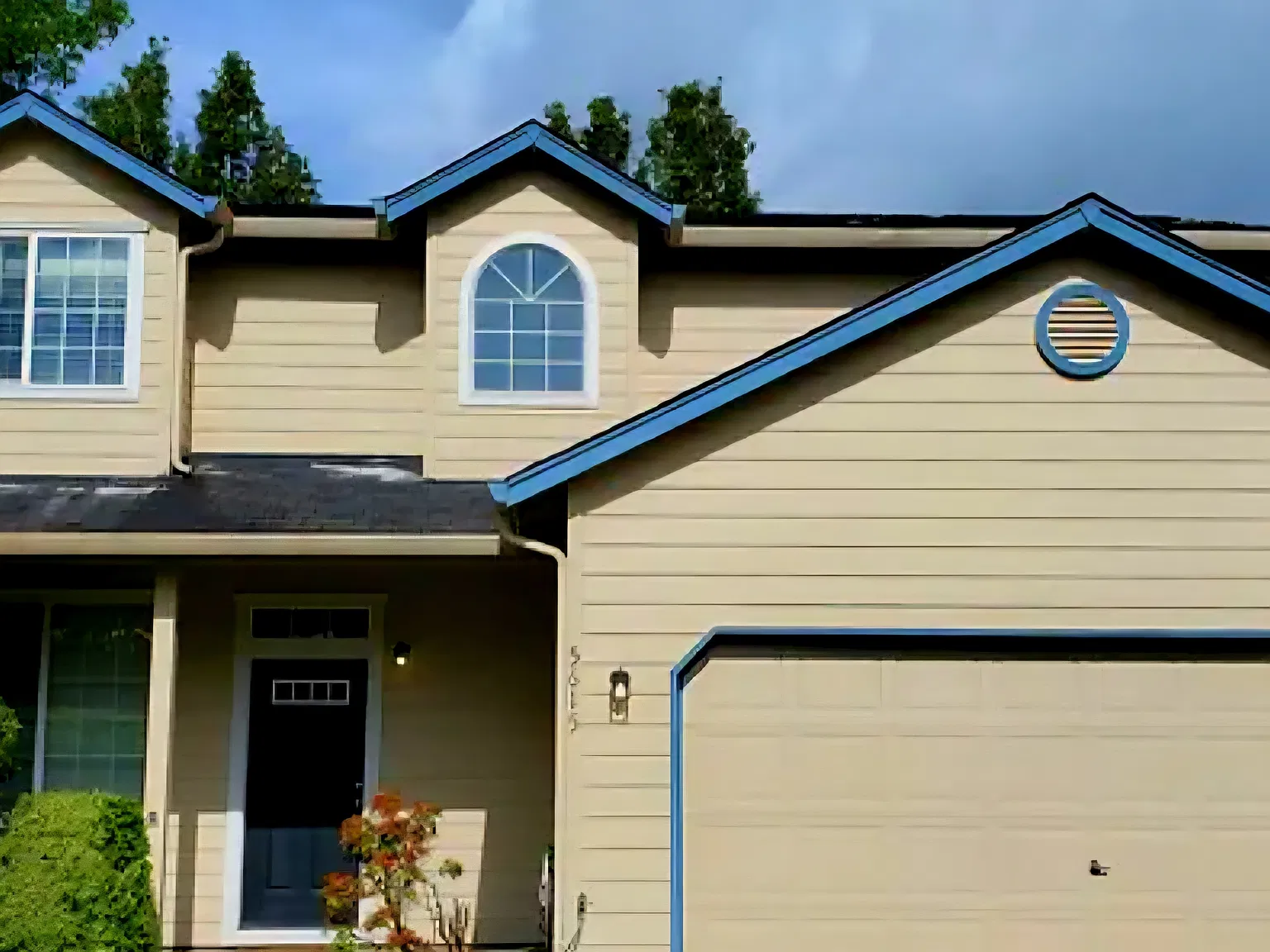 4 bed, 2.5 bath, 1970 sqft, $1,800 — Photo 1