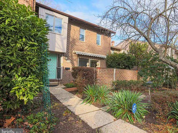 6114 Buckingham Manor Dr, Baltimore, MD 21210