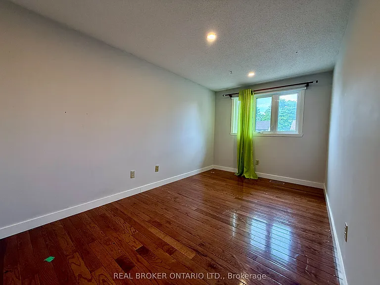 93 Melanie Cres — Photo 23