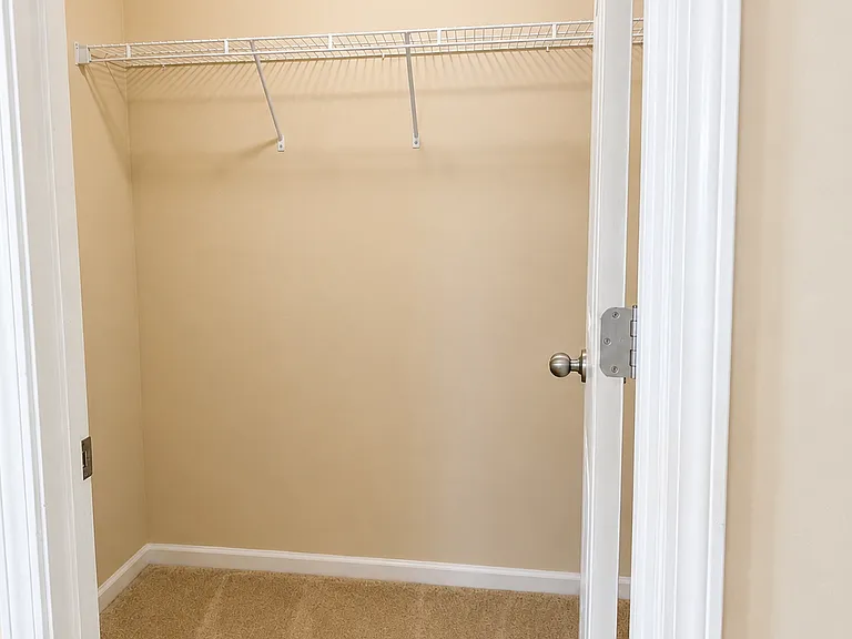 1106 Creekside Cir — Photo 17