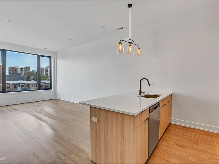 3312 N Halsted St #2F — Photo 3