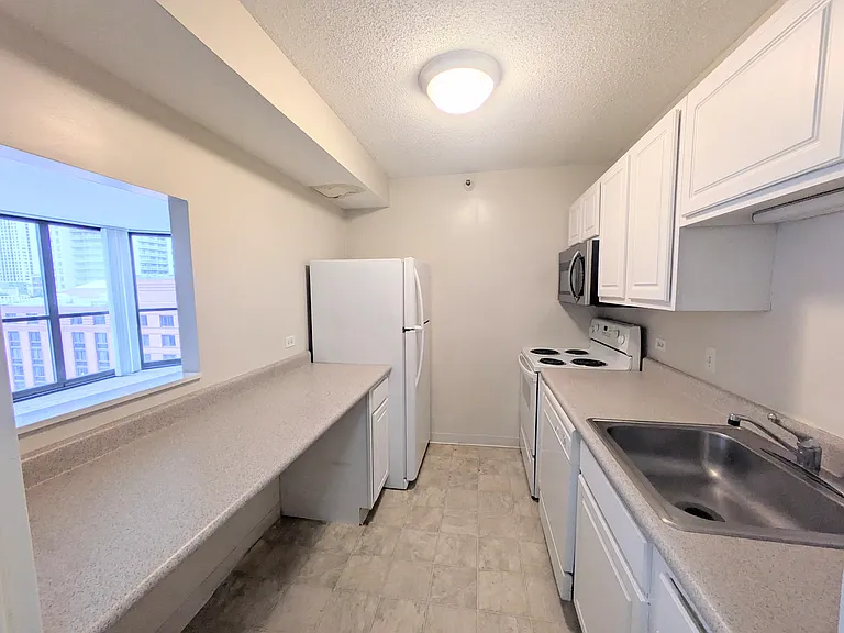 10 E Ontario St #1105 — Photo 5