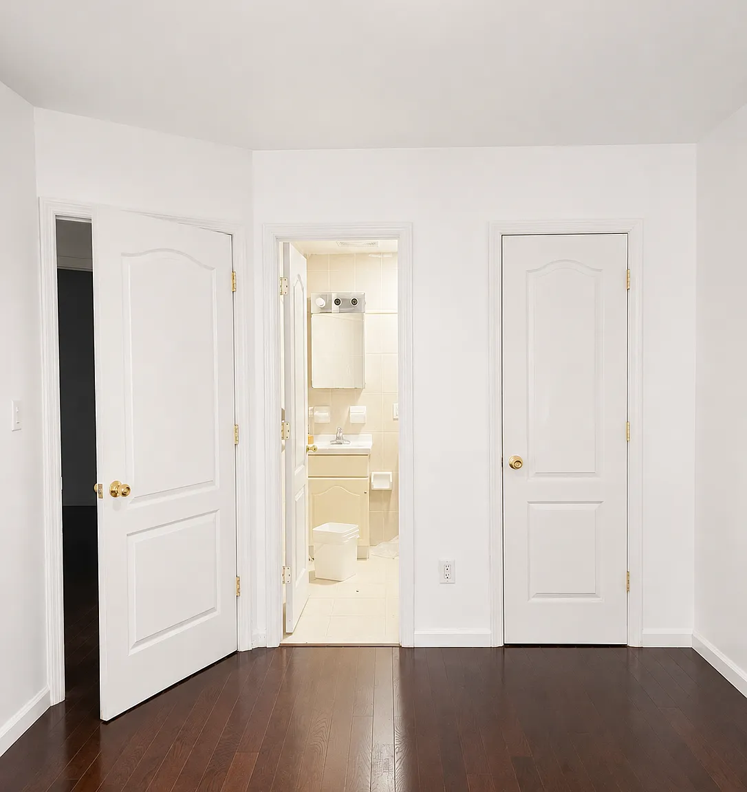 3 bed, 1120 sqft, $3,500 — Photo 3