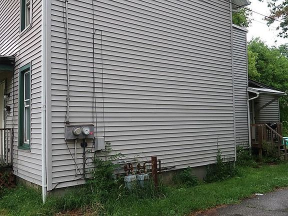 2nd image of 960-962 962 Oak St